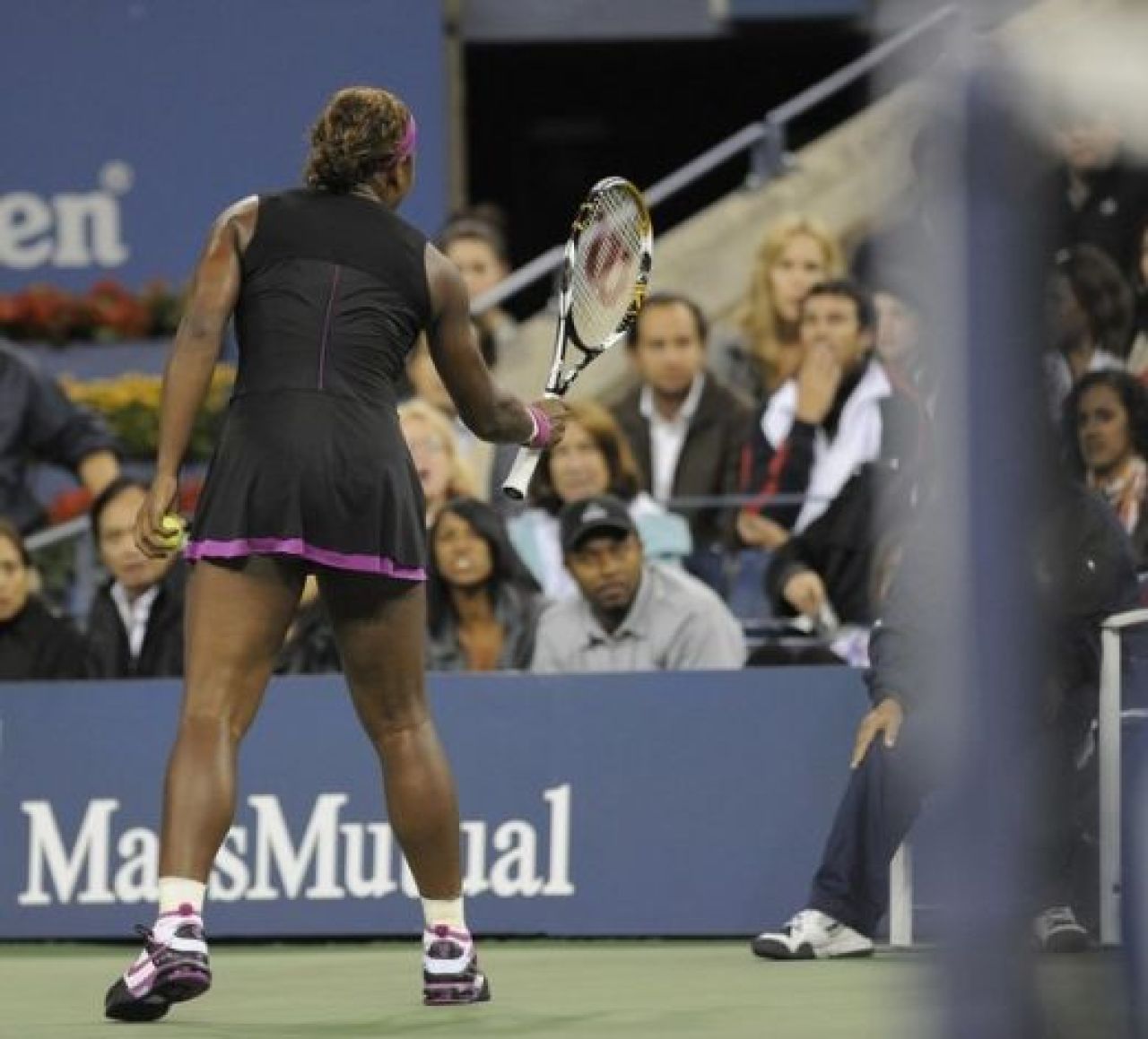 Clijsters s-a calificat in finala la US Open dupa un mega scandal! Vezi ce i-a spus Serena arbitrului:_2