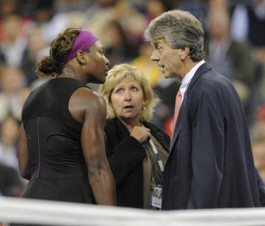Clijsters s-a calificat in finala la US Open dupa un mega scandal! Vezi ce i-a spus Serena arbitrului:_8