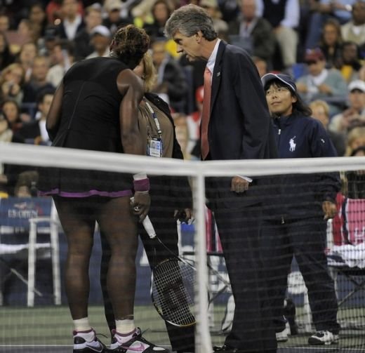 Clijsters s-a calificat in finala la US Open dupa un mega scandal! Vezi ce i-a spus Serena arbitrului:_9