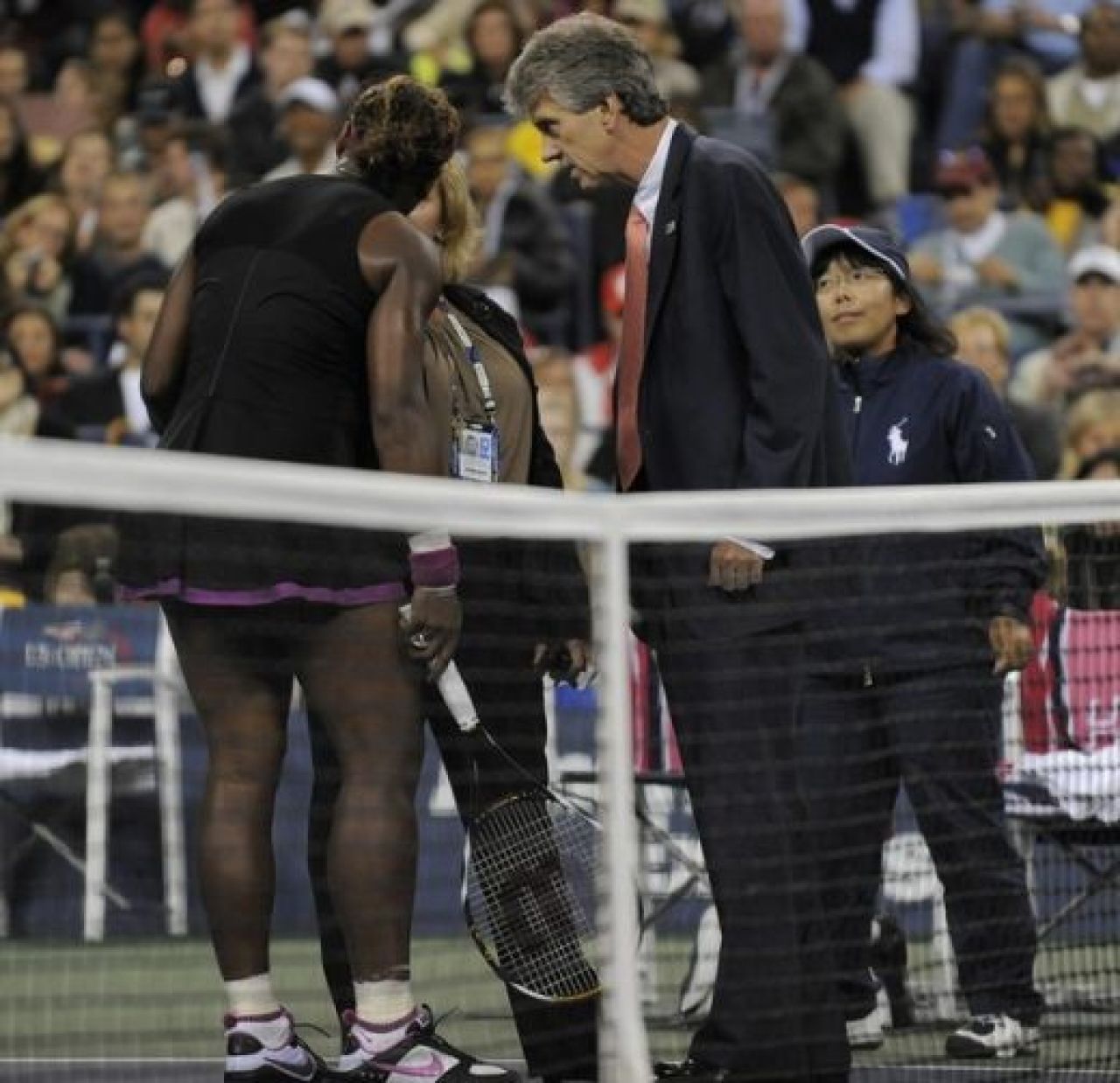 Clijsters s-a calificat in finala la US Open dupa un mega scandal! Vezi ce i-a spus Serena arbitrului:_9