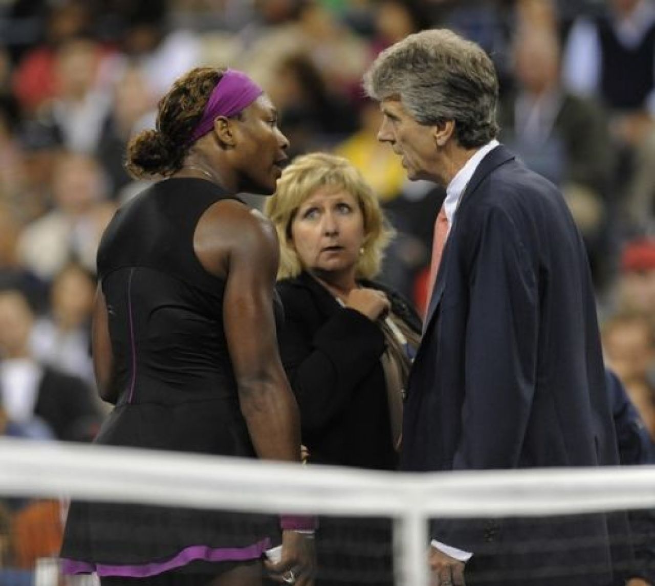 'Iti bag mingea asta pe gat!' sau unul dintre cele mai urate momente din istorie in sport!_2