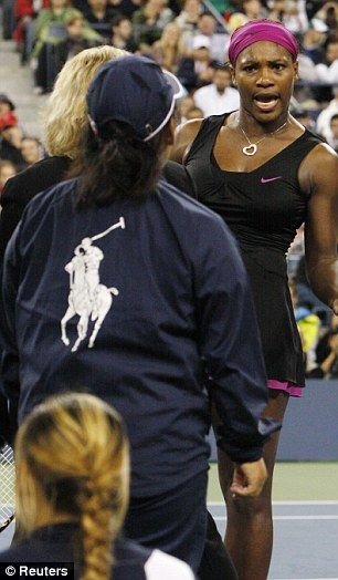 'Iti bag mingea asta pe gat!' sau unul dintre cele mai urate momente din istorie in sport!_7
