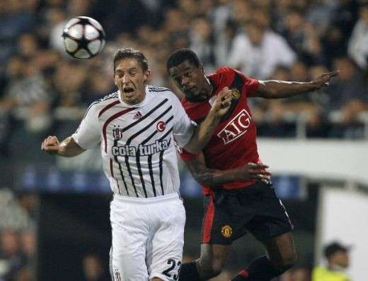 FOTO: Cu Rooney anulat, Scholes o salveaza pe United! Besiktas 0-1 Man U_9