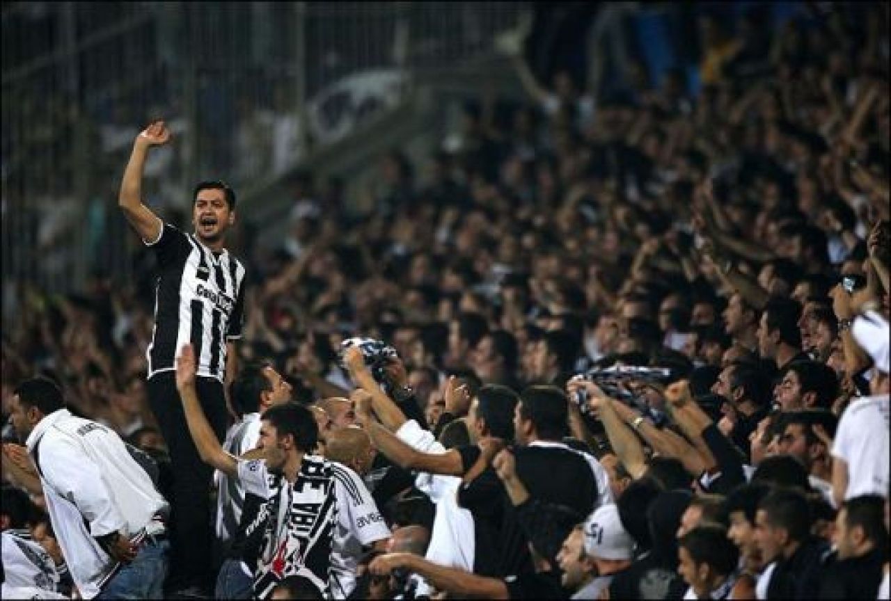 VIDEO Rooney, criza de nervi in Turcia: a dat cu ghetele de pamant!_6
