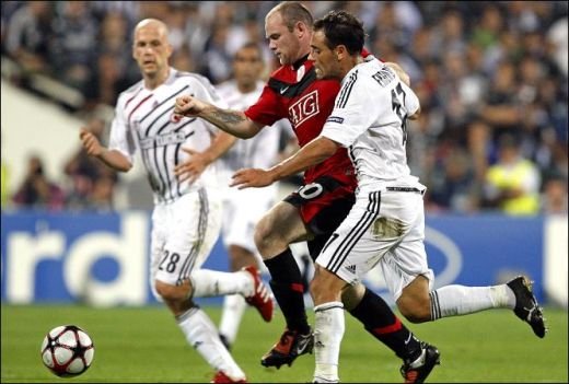 VIDEO Rooney, criza de nervi in Turcia: a dat cu ghetele de pamant!_8