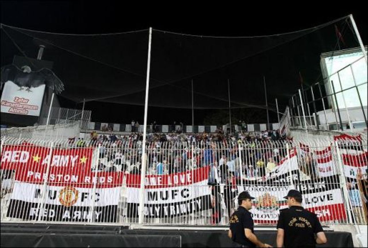 VIDEO Rooney, criza de nervi in Turcia: a dat cu ghetele de pamant!_12