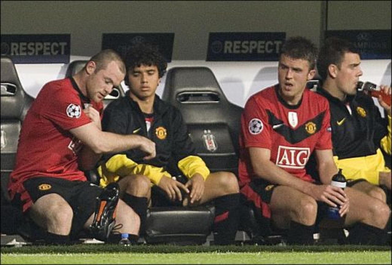VIDEO Rooney, criza de nervi in Turcia: a dat cu ghetele de pamant!_16