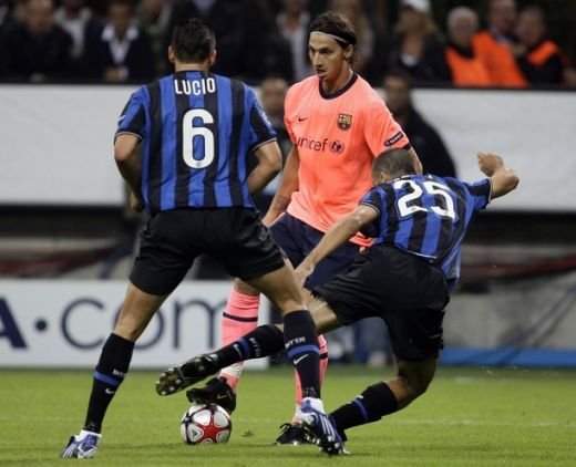FOTO: Inter 0-0 Barcelona! Chivu, intrare criminala la Messi! Vezi intrarea!_19