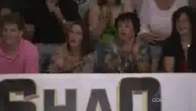 VIDEO / Shaq vs Phelps la bazin! Vezi ce pariu a trebuit sa onoreze Shaquille O&acute;Neal :)