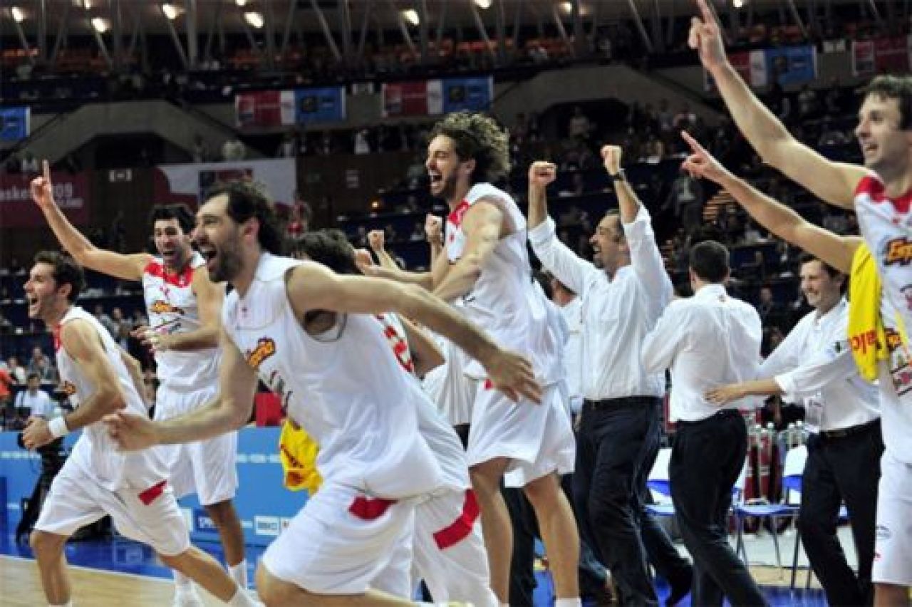 FOTO: Campioana ABSOLUTA! Spania a luat si titlul european la baschet!_25