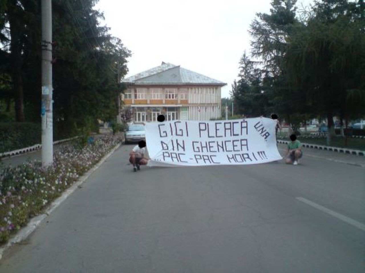 VIDEO: Stema judetului Vrancea acoperita cu