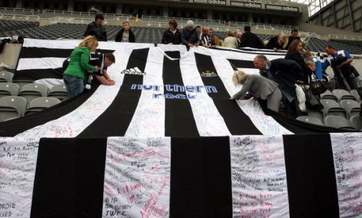 FOTO / Popescu, Mourinho, Ronaldo si Guardiola cu Sir Bobby Robson_18