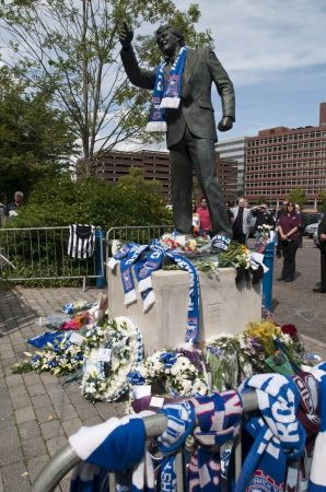 FOTO / Popescu, Mourinho, Ronaldo si Guardiola cu Sir Bobby Robson_17