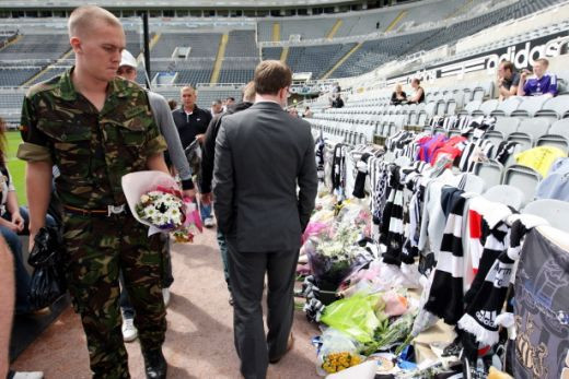 FOTO / Popescu, Mourinho, Ronaldo si Guardiola cu Sir Bobby Robson_23