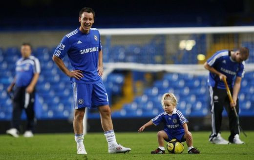 FOTO: John Terry a facut senzatie cu pustii sai pe Stamford Bridge!_2