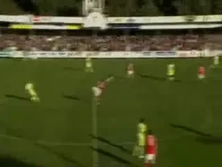 VIDEO A inscris din propriul teren! Golul saptamanii in Olanda!