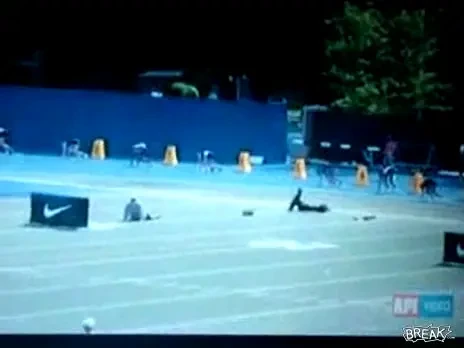 VIDEO: PENIBIL! A cazut pe linia de finish si a pierdut cursa!