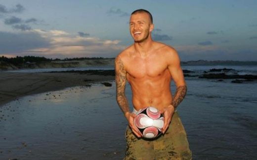 Vezi aici TOP 10 cei mai tatuati fotbalisti:_6