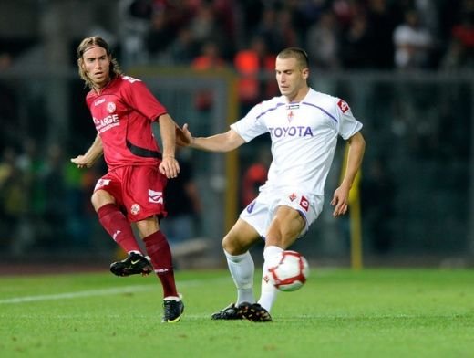 Zile numarate pentru Mutu la Fiorentina? Ce pusti de 19 ani adus pe 8 mil il scoate din echipa_11