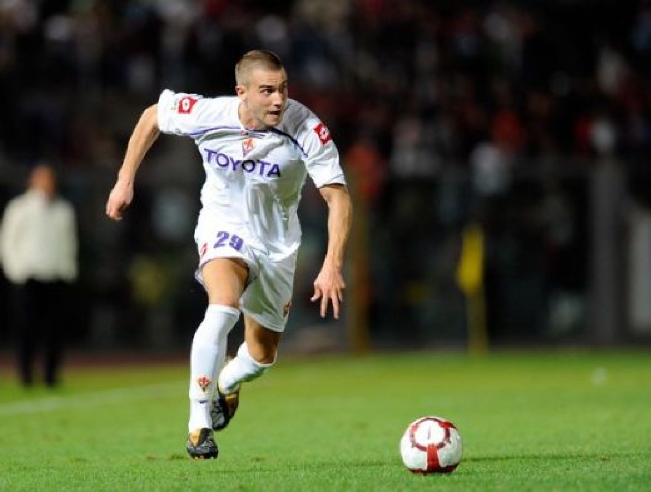 Zile numarate pentru Mutu la Fiorentina? Ce pusti de 19 ani adus pe 8 mil il scoate din echipa_12