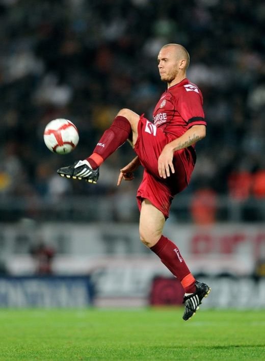 Zile numarate pentru Mutu la Fiorentina? Ce pusti de 19 ani adus pe 8 mil il scoate din echipa_21