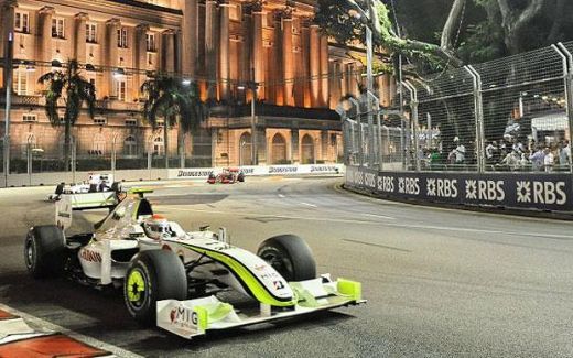 Hamilton a castigat in nocturna la Singapore!_6