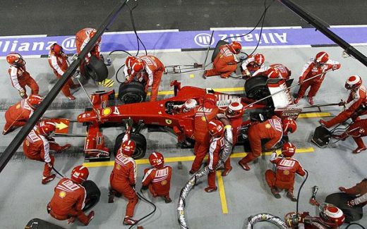 Hamilton a castigat in nocturna la Singapore!_11