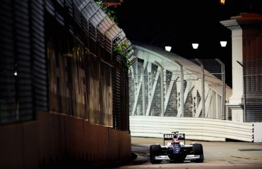 Hamilton a castigat in nocturna la Singapore!_15