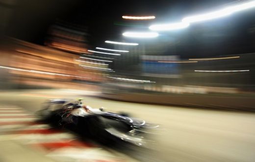 Hamilton a castigat in nocturna la Singapore!_16