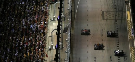 Hamilton a castigat in nocturna la Singapore!_27