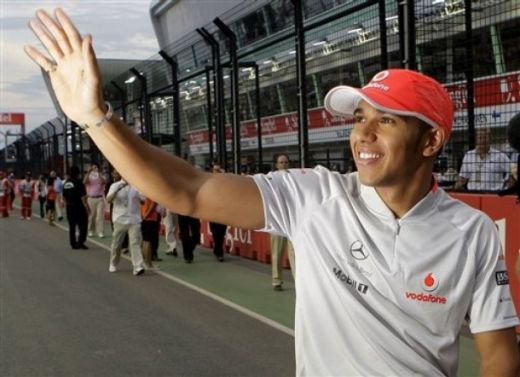 Hamilton a castigat in nocturna la Singapore!_31