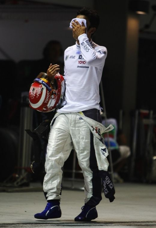 Hamilton a castigat in nocturna la Singapore!_35