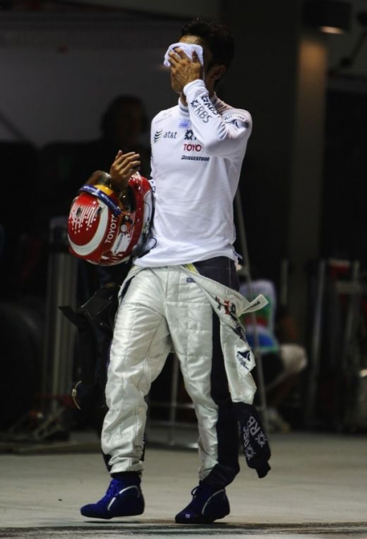Hamilton a castigat in nocturna la Singapore!_35
