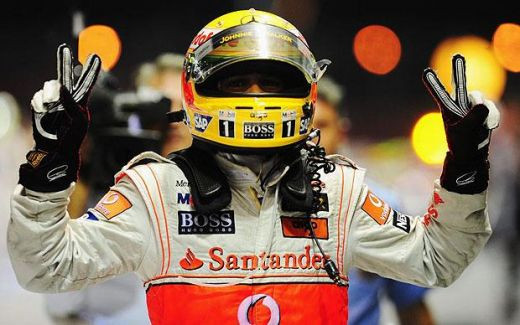 Hamilton a castigat in nocturna la Singapore!_37