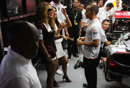 Hamilton a castigat in nocturna la Singapore!_47