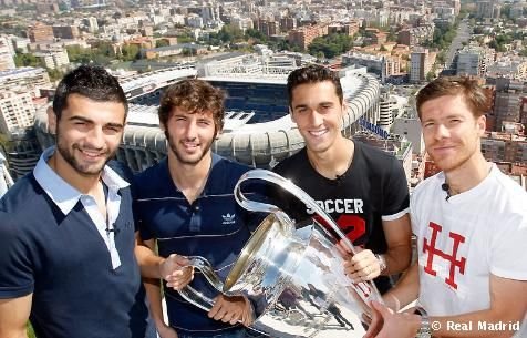 SUPER FOTO Kaka, Ronaldo si Benzema promit sa duca Realul pana la stele!_3