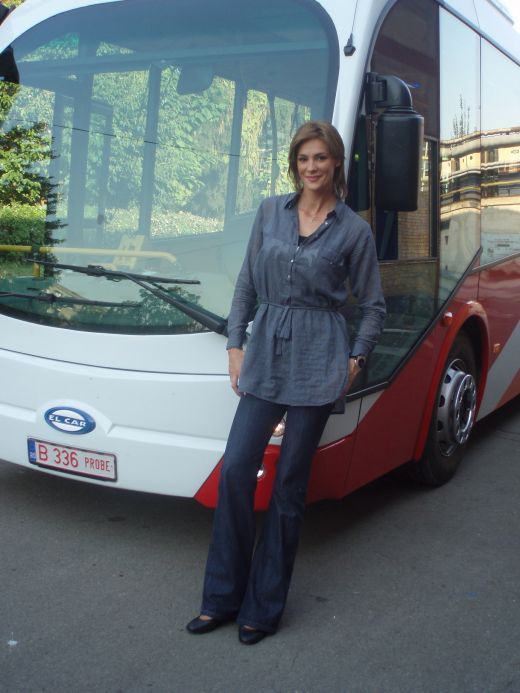 George Vintila strabate Bucurestiul la volanul unei Toyota IQ!_3