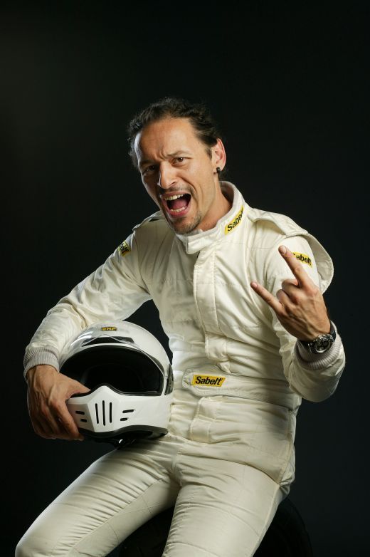 George Vintila strabate Bucurestiul la volanul unei Toyota IQ!_5