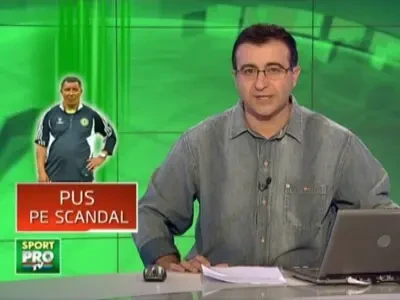 Antrenorul bataus de la Panata, Henk Ten Cate, primit cu echipamentul de box la conferinta :))