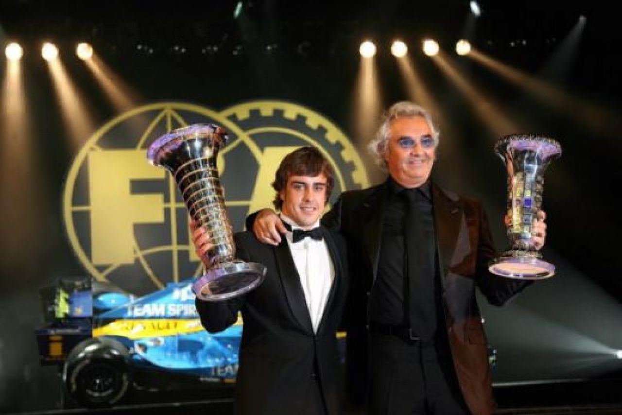 FOTO / Alonso a semnat cu Ferrari! Cariera lui Alonso in imagini_2