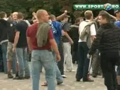 VIDEO: Asediu asupra Timisoarei! Sarbii si croatii s-au batut in centru orasului!