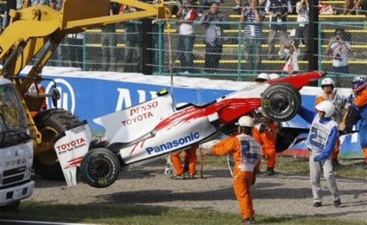 VIDEO: 5 piloti penalizati la Suzuka, Timo Glock, accident oribil!_2