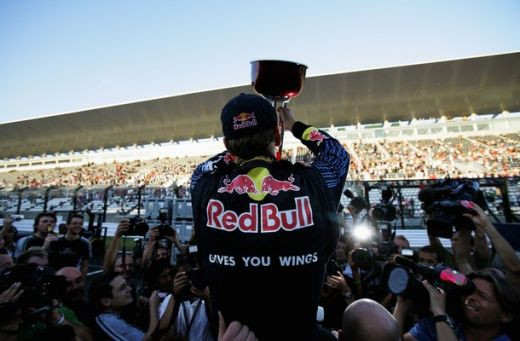 Vettel a castigat in Japonia si pastreaza sanse la titlul mondial!_4