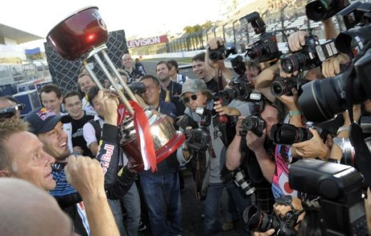 Vettel a castigat in Japonia si pastreaza sanse la titlul mondial!_8