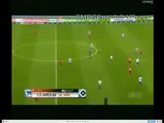 VIDEO: Portarul care nu se invata minte! Doua gafe identice in acelasi meci, goluri de la 40 de metri