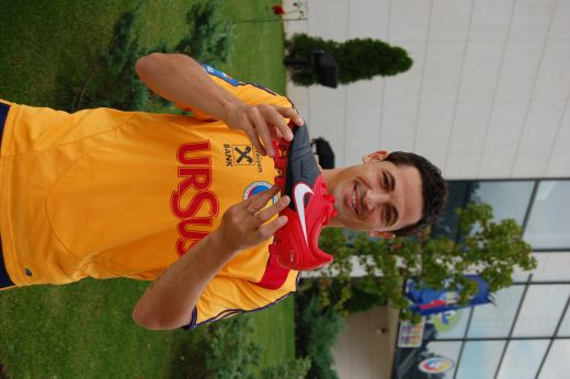 Radoi va incalta ghetele minune ale lui Fabregas cu Serbia: 