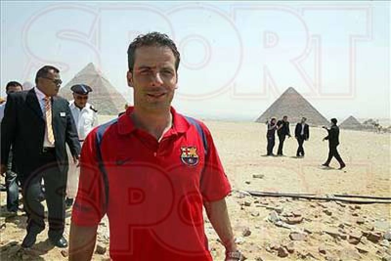 Barcelona invata secretele fotbalului in Egipt_20