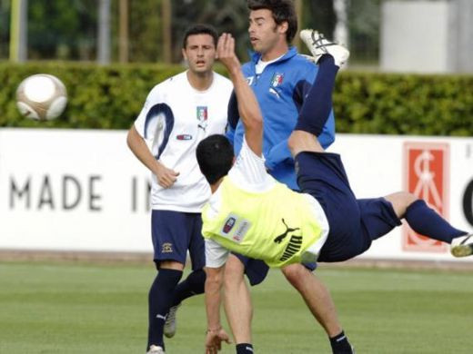 Vezi imagini inedite din cantonamentul Italiei_4