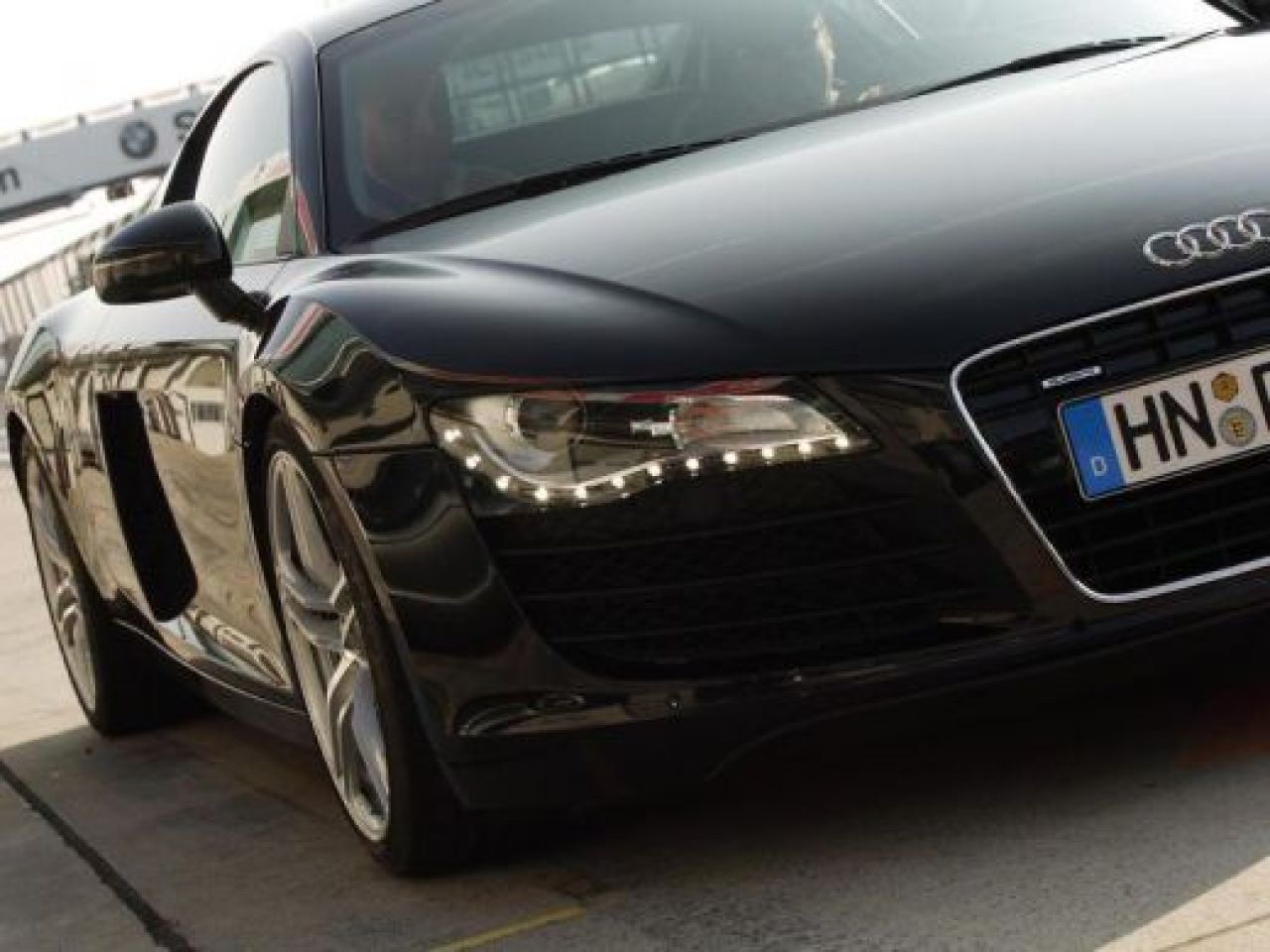 Audi R8 un supercar de 120 de mii de euro_1