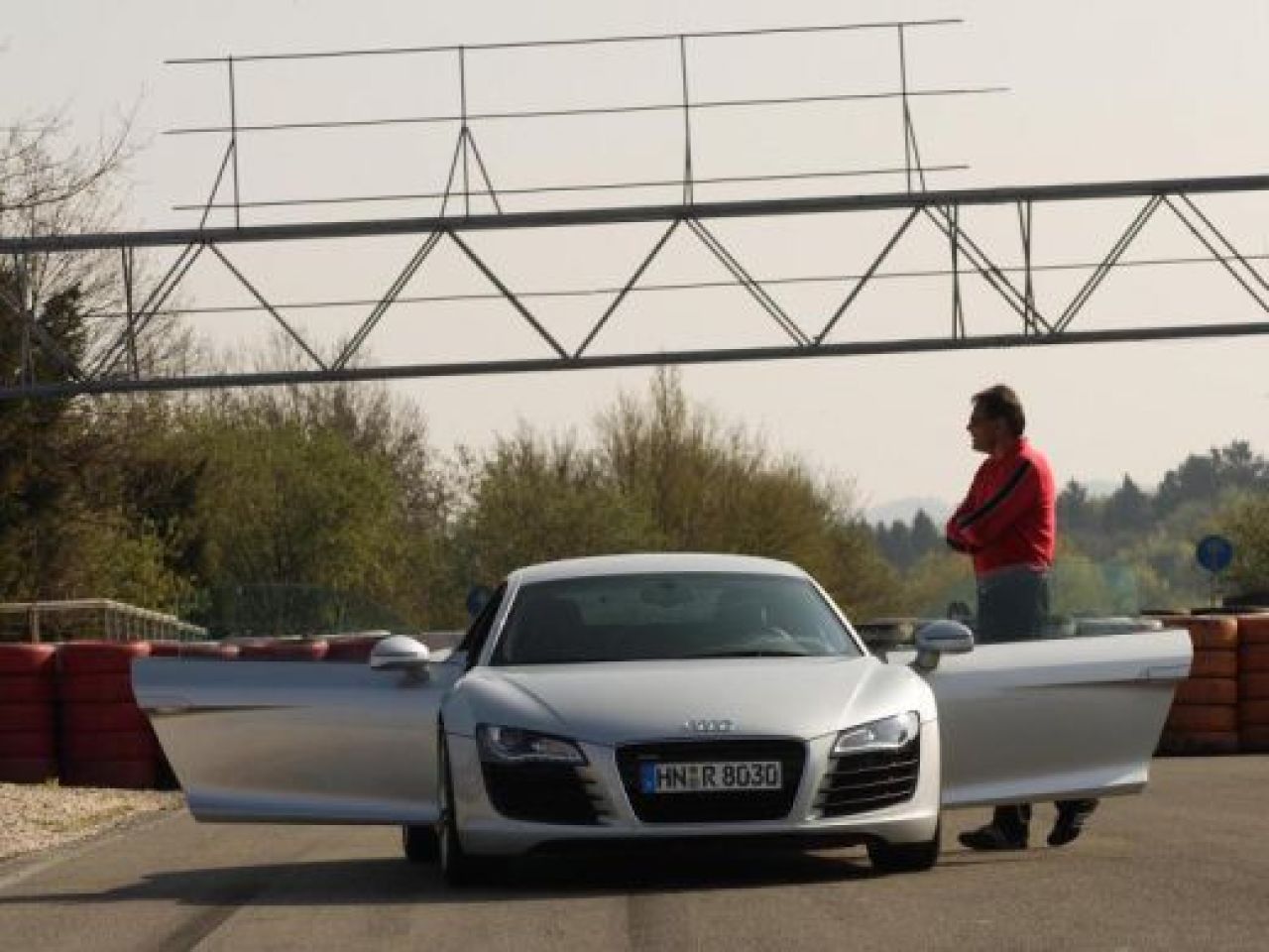 Audi R8 un supercar de 120 de mii de euro_3
